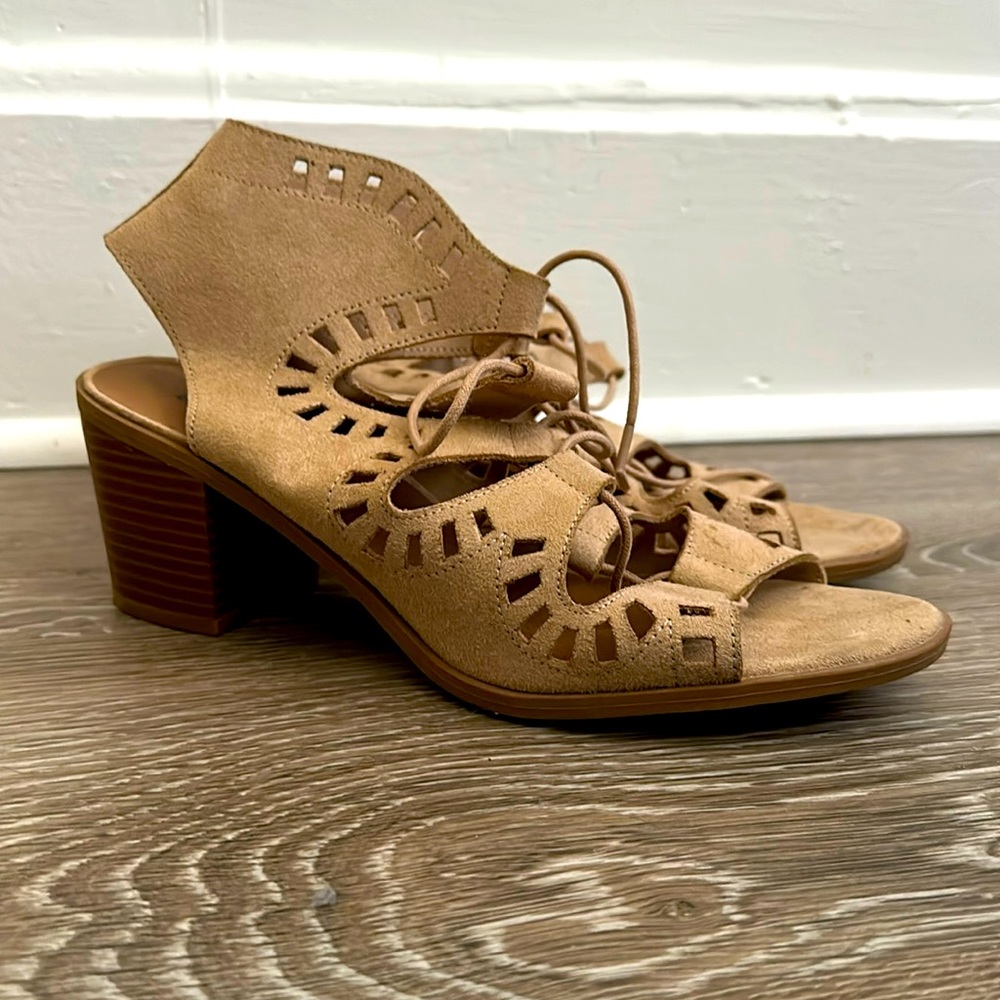 Brash strapping sandals